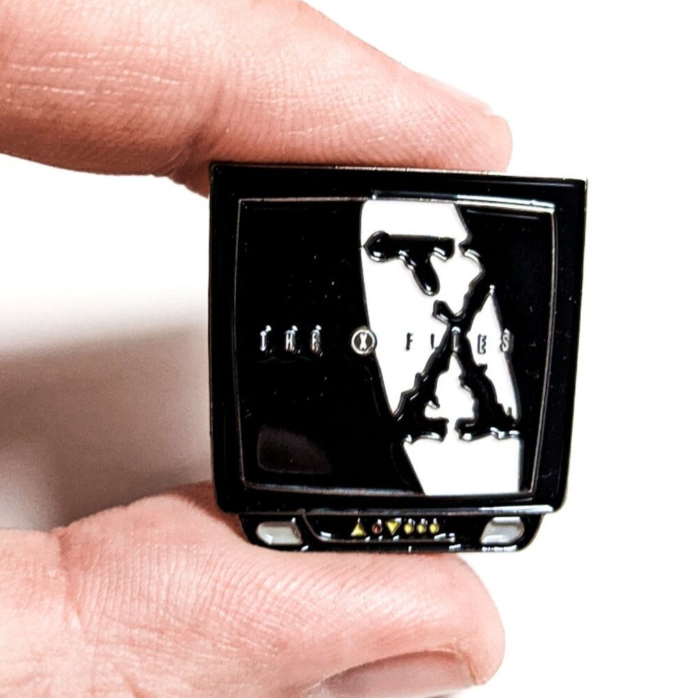 THE X-FILES TELEVISION OIL DRIPPED ENAMEL PIN LAPEL PIN BROOCH NWT - Picture 4 of 9